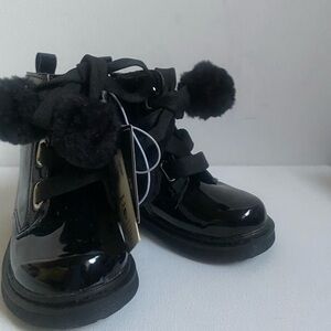 Nikole Miller NY black patent leather girl toddler bottles. Zip & laces Sz 6 new